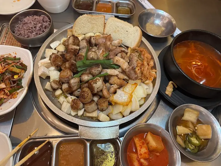 레이크우드 막창드라마, 늦게까지 여는 곱창집 첨부 사진 1