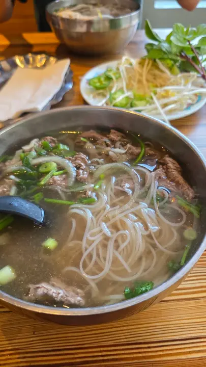 퍼박 숩샵, 국물 진한 쌀국수에 윙까지 시키게 돼요 첨부 사진 1